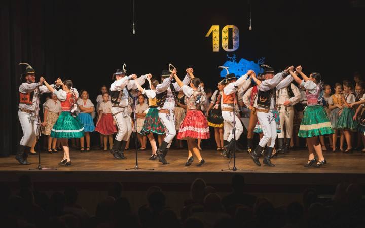 DFS Lipovček a FS Lipovec oslávili svoje 10. výročie nádherným programom "ŽIVOT" – FS Lipovec