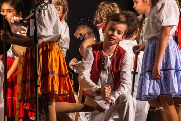 N. Hrušov - jak se zalubil princ – FS Lipovec, zdjęcie 4